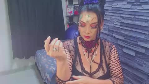 Snapshot of cruela_deviil chatting on 10/17/25, 11:07 cruela_deviil online show from 10/17/25, 11:07