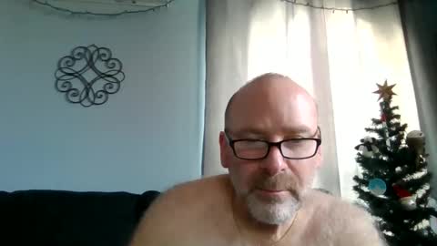 Snapshot of cruising_guy chatting on 12/15/24, 02:27 fun guy online show from 12/15/24, 02:27