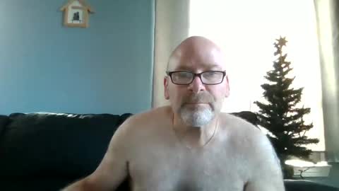 Snapshot of cruising_guy chatting on 09/27/25, 12:10 fun guy online show from 09/27/25, 12:10