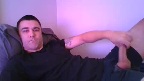 Snapshot of crush380 chatting on 02/13/25, 03:24 Crush380 online show from 02/13/25, 03:24