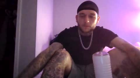 Snapshot of cruz815 chatting on 12/18/25, 10:38 cruz815 online show from 12/18/25, 10:38