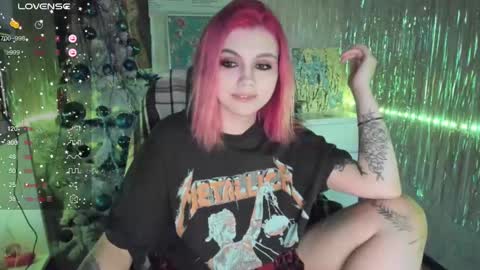 Snapshot of cryptobjgirlv2 chatting on 12/06/24, 11:11 Lilith online show from 12/06/24, 11:11