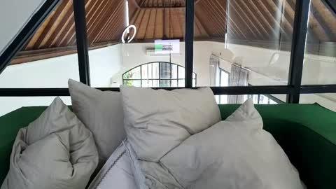 Lin inst lingoodyy online show from 02/14/25, 03:00