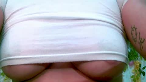 Snapshot of crysrus chatting on 06/03/26, 12:46 crysrus online show from 06/03/26, 12:46
