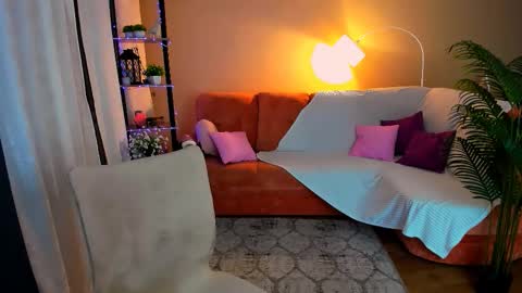 Anna online show from 11/18/25, 11:15