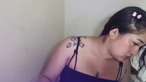 Snapshot of crystal_669 chatting on 11/05/25, 03:28 carol online show from 11/05/25, 03:28