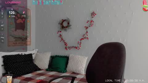 Snapshot of crystal__chris chatting on 01/14/25, 07:48 Chris online show from 01/14/25, 07:48