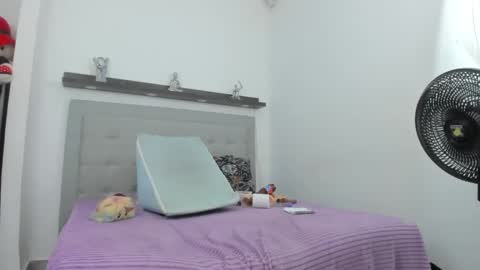 Snapshot of crystal_butterfly1 chatting on 01/26/25, 05:44 crystal_butterfly1 online show from 01/26/25, 05:44