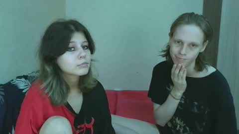 Crystal and Marcl online show from 10/10/25, 09:03