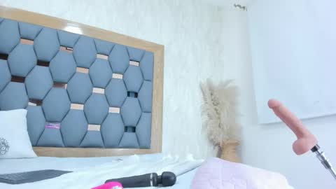 crystal_sm online show from 03/18/26, 03:09