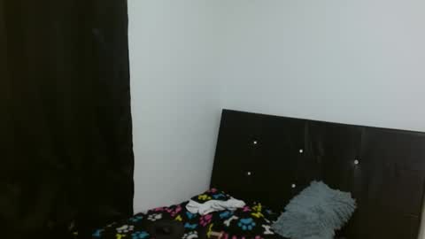 Snapshot of crystal_starx chatting on 02/25/25, 11:44 Crystal Blaze online show from 02/25/25, 11:44