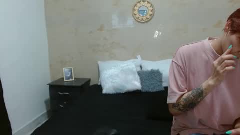 Snapshot of crystal_starx chatting on 03/12/25, 02:52 Crystal Blaze online show from 03/12/25, 02:52