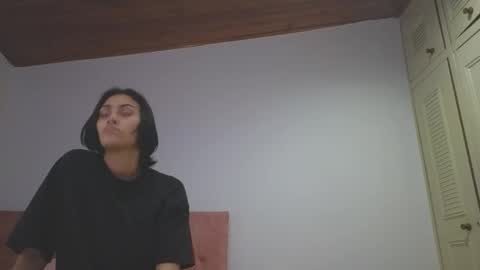 Snapshot of crystal_starx chatting on 09/29/25, 10:47 Crystal Blaze online show from 09/29/25, 10:47