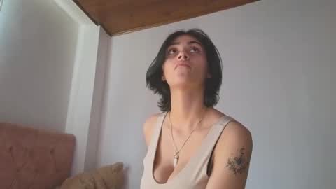 Snapshot of crystal_starx chatting on 10/02/25, 03:52 Crystal Blaze online show from 10/02/25, 03:52