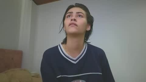 Snapshot of crystal_starx chatting on 10/04/25, 12:03 Crystal Blaze online show from 10/04/25, 12:03