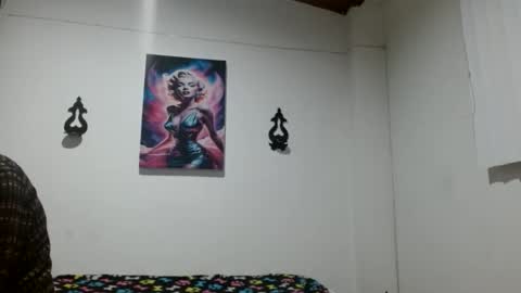 Snapshot of crystal_starx chatting on 06/08/26, 01:28 Crystal Blaze online show from 06/08/26, 01:28