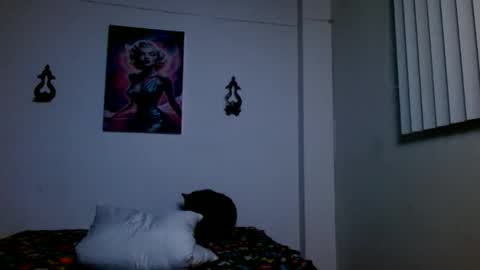 Snapshot of crystal_starx chatting on 06/10/26, 06:45 Crystal Blaze online show from 06/10/26, 06:45
