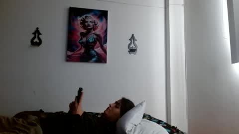 Snapshot of crystal_starx chatting on 06/10/26, 06:51 Crystal Blaze online show from 06/10/26, 06:51