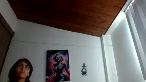 Snapshot of crystal_starx chatting on 06/13/26, 05:44 Crystal Blaze online show from 06/13/26, 05:44