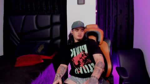 crystal_stuart online show from 01/08/25, 08:27