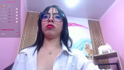 Snapshot of crystal_walls chatting on 11/15/25, 07:21 I AM CRYSTAL online show from 11/15/25, 07:21