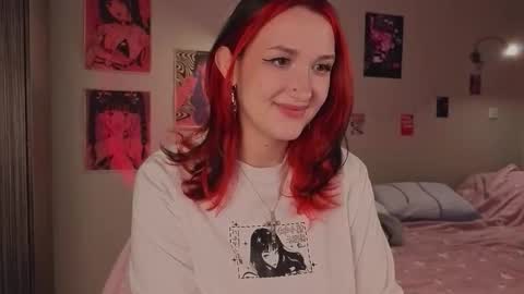 Snapshot of crystalblaze_ chatting on 10/03/25, 08:17 Grace online show from 10/03/25, 08:17