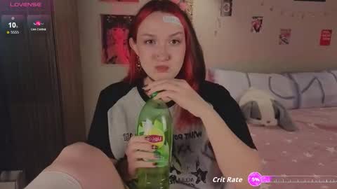 Snapshot of crystalblaze_ chatting on 10/14/25, 08:20 Grace online show from 10/14/25, 08:20