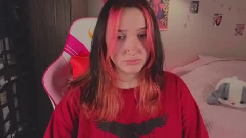 Snapshot of crystalblaze_ chatting on 11/08/25, 09:02 Grace online show from 11/08/25, 09:02