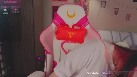 Snapshot of crystalblaze_ chatting on 11/10/25, 08:41 Grace online show from 11/10/25, 08:41