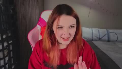 Snapshot of crystalblaze_ chatting on 12/21/25, 08:49 Grace online show from 12/21/25, 08:49