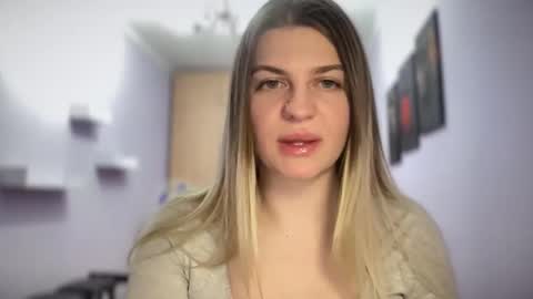 crystalblush01 online show from 04/09/26, 06:57