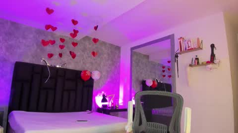 Snapshot of crystalboow chatting on 02/18/26, 03:52 Crystal online show from 02/18/26, 03:52