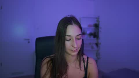 Crystalbrunette18 online show from 04/13/26, 07:52