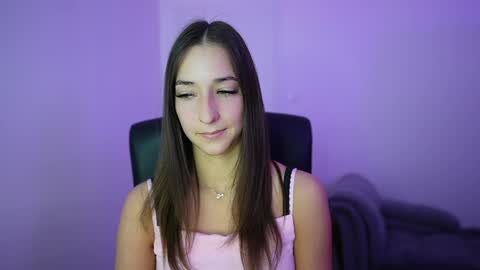 Crystalbrunette18 online show from 05/22/26, 01:06