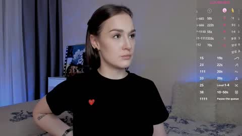 Snapshot of crystalcandies chatting on 02/14/25, 06:51 Arina online show from 02/14/25, 06:51