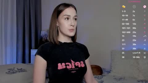 Snapshot of crystalcandies chatting on 11/23/25, 02:17 Arina online show from 11/23/25, 02:17