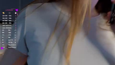 Snapshot of crystaldiva01 chatting on 06/05/26, 12:22 Diva online show from 06/05/26, 12:22