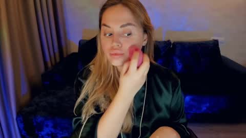 crystalemily online show from 01/03/25, 08:11