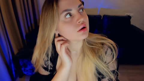 crystalemily online show from 01/29/25, 08:04