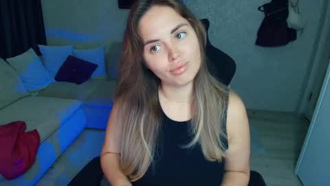 crystalemily online show from 10/07/25, 07:11