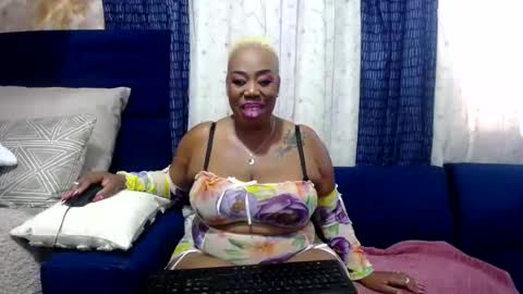 Snapshot of crystaljes chatting on 01/22/25, 04:02 crystaljes online show from 01/22/25, 04:02