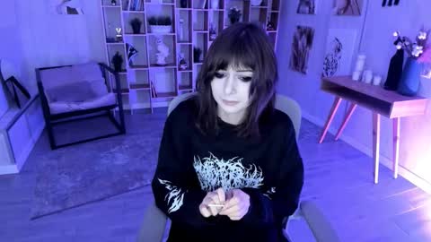 Snapshot of crystallbloom chatting on 10/01/25, 01:11 crystallbloom online show from 10/01/25, 01:11