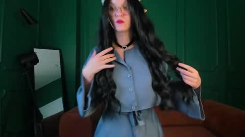 Snapshot of crystallglow chatting on 02/05/26, 10:03 Kitty online show from 02/05/26, 10:03