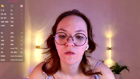 Snapshot of crystallglow chatting on 04/15/26, 10:43 Kitty online show from 04/15/26, 10:43