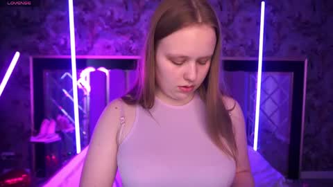 crystallpaws_ online show from 04/08/26, 05:51