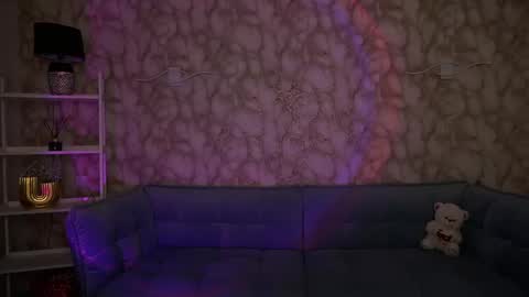 crystallpaws_ online show from 04/12/26, 05:45