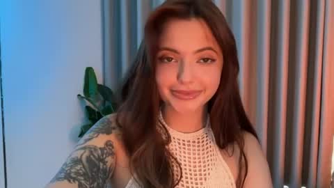 Snapshot of crystalnova_ chatting on 06/30/26, 05:19 Kristina online show from 06/30/26, 05:19