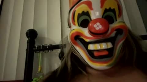 Snapshot of crystalovahhhh chatting on 07/19/26, 08:51 crystalovahhhh online show from 07/19/26, 08:51