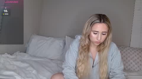 Nikki online show from 10/21/25, 12:44