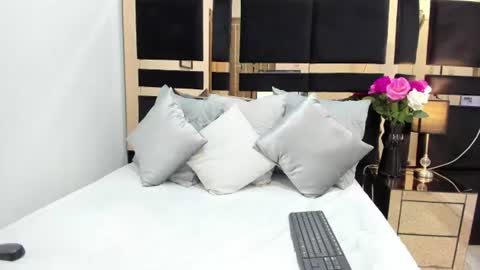 Snapshot of crystalstonee1 chatting on 07/12/26, 07:27 Crystal online show from 07/12/26, 07:27